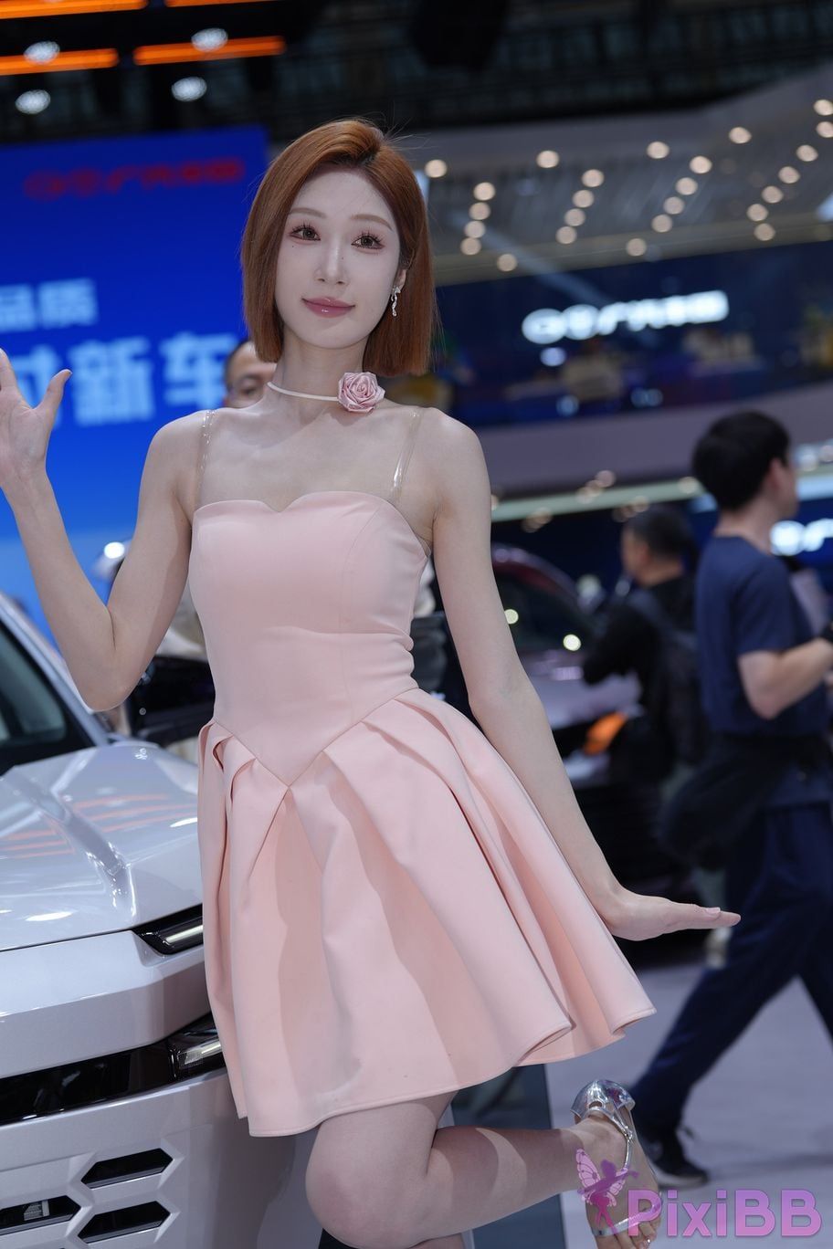 Featured Street Photography Works No.5563 Qi Gege in pink skirt PixiBB.COM 005
