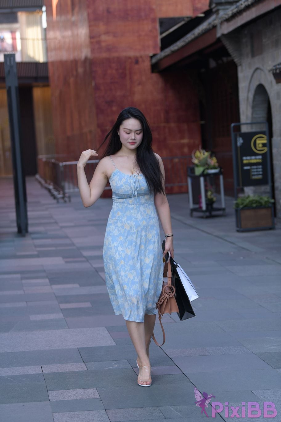 Featured Street Photography Works No.5565 Busty bestie PixiBB.COM 040