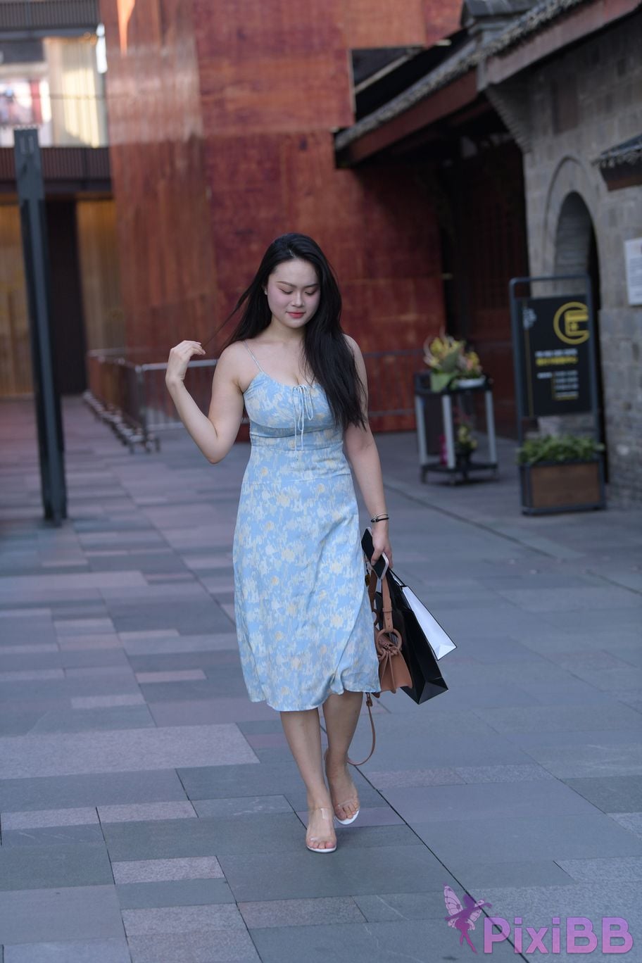 Featured Street Photography Works No.5565 Busty bestie PixiBB.COM 041