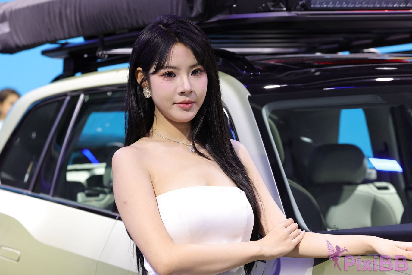 Featured Street Photography Works No.5566 Collection of models at Volkswagen booth PixiBB.COM 1460
