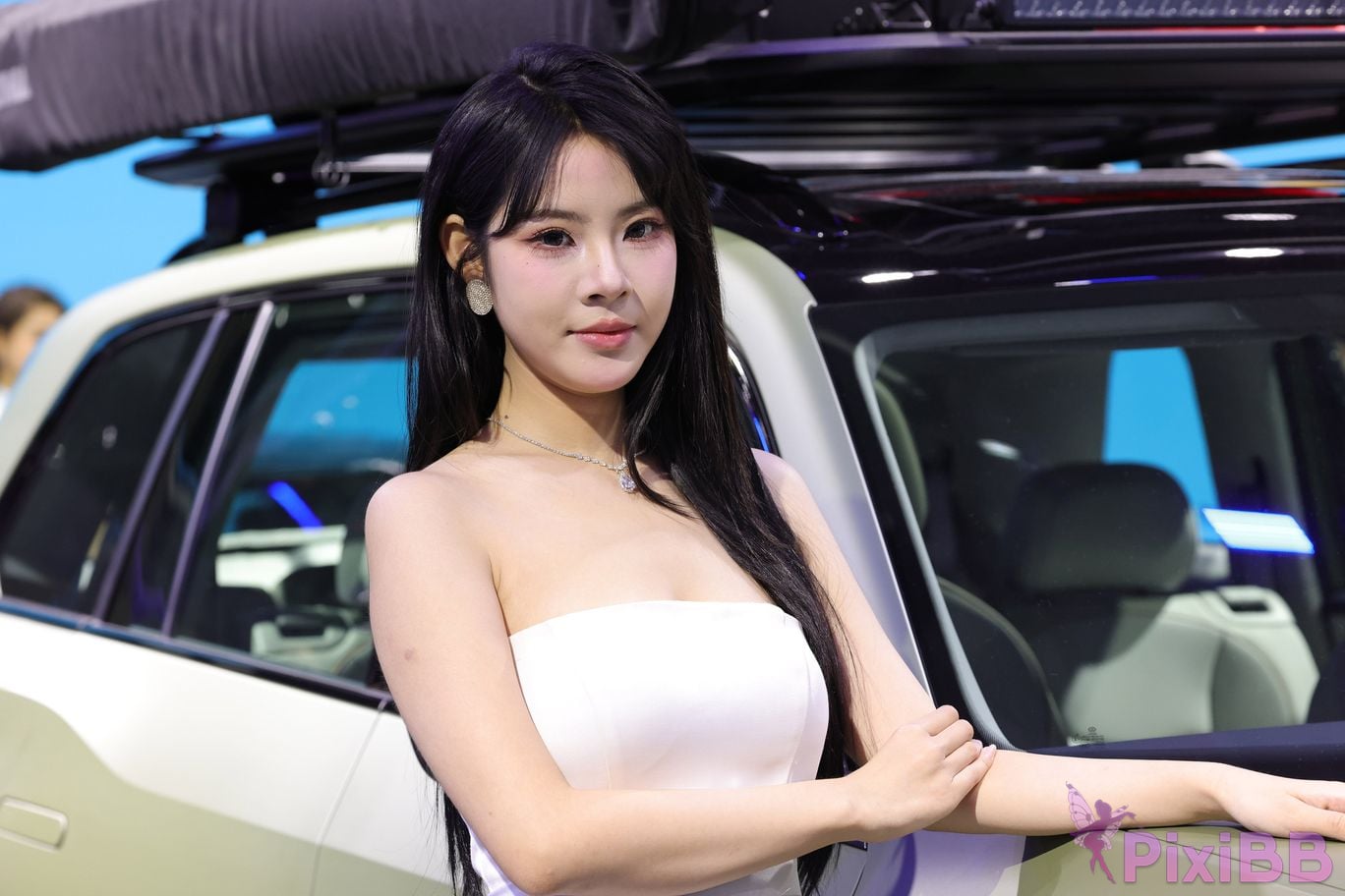 Featured Street Photography Works No.5566 Collection of models at Volkswagen booth PixiBB.COM 1462
