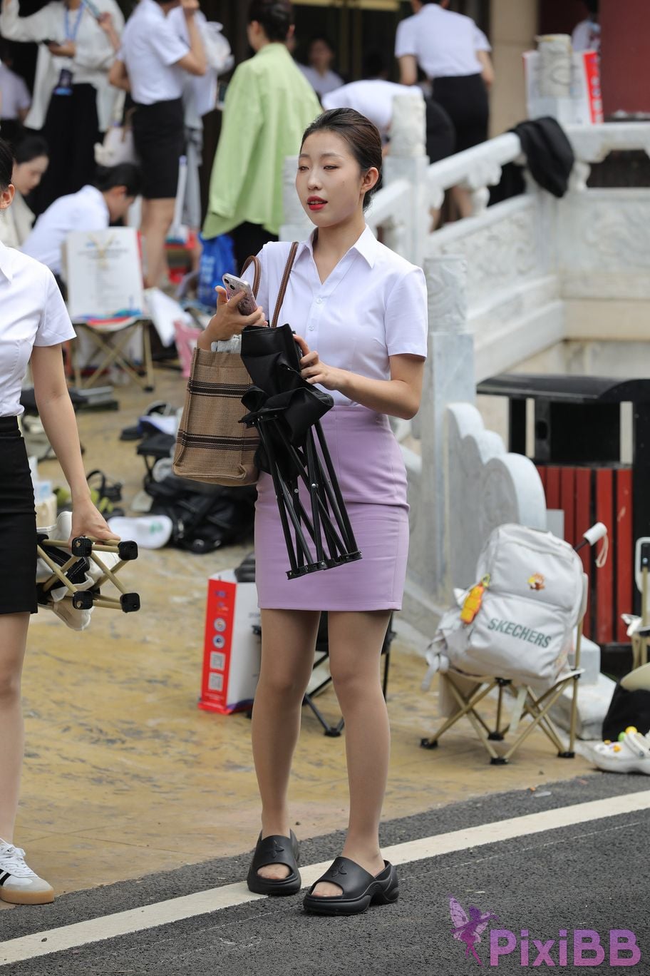 Featured Street Photography Works No.5570 flight attendant college student PixiBB.COM 002