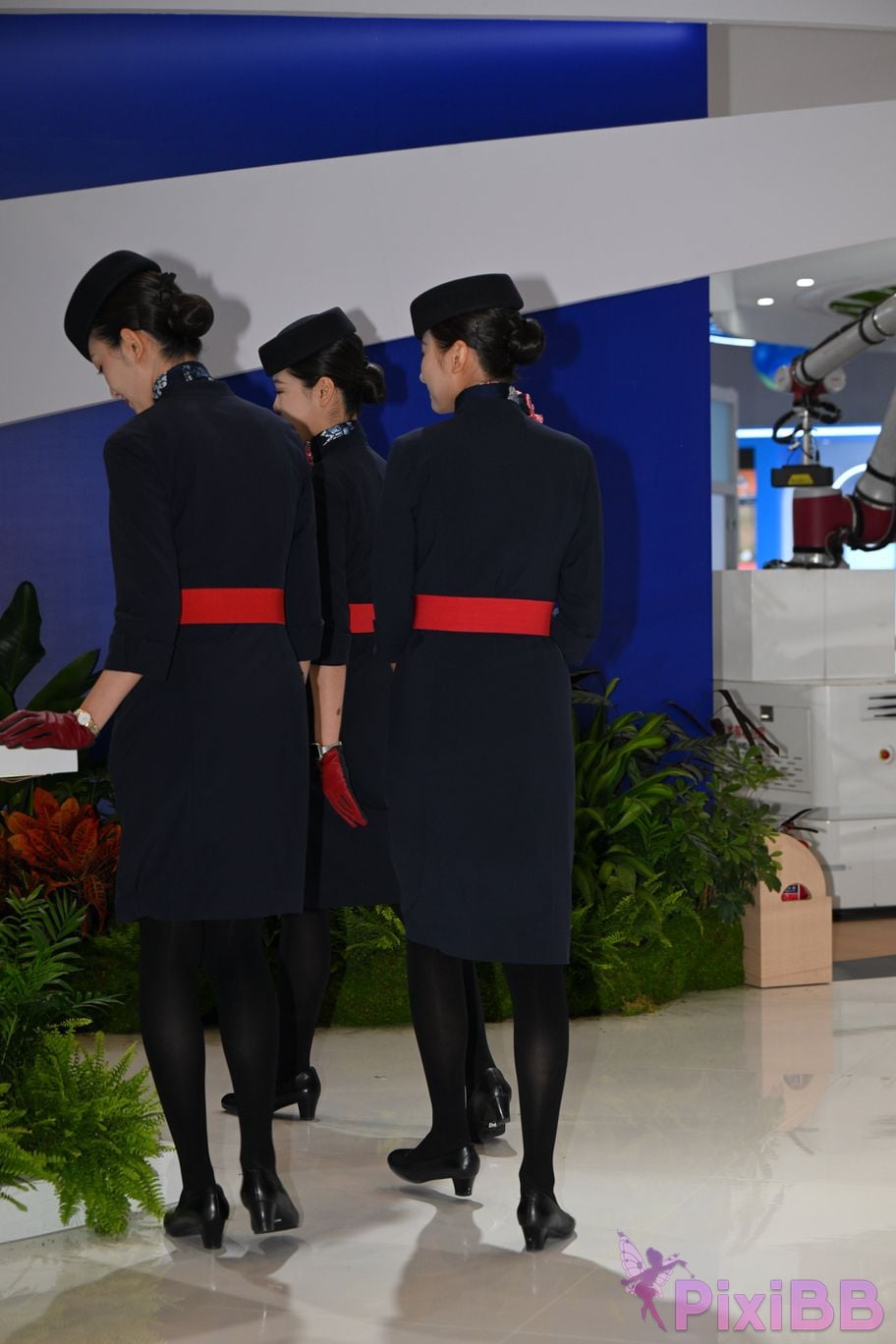 Featured Street Photography Works No.5586 China Eastern Airlines stewardess PixiBB.COM 004