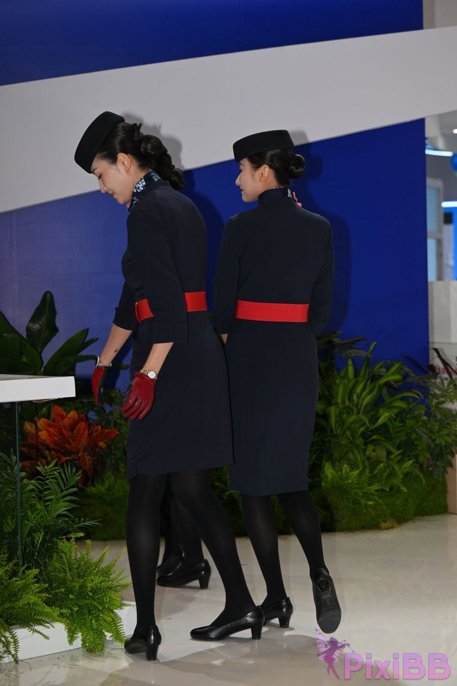 Featured Street Photography Works No.5586 China Eastern Airlines stewardess PixiBB.COM 006