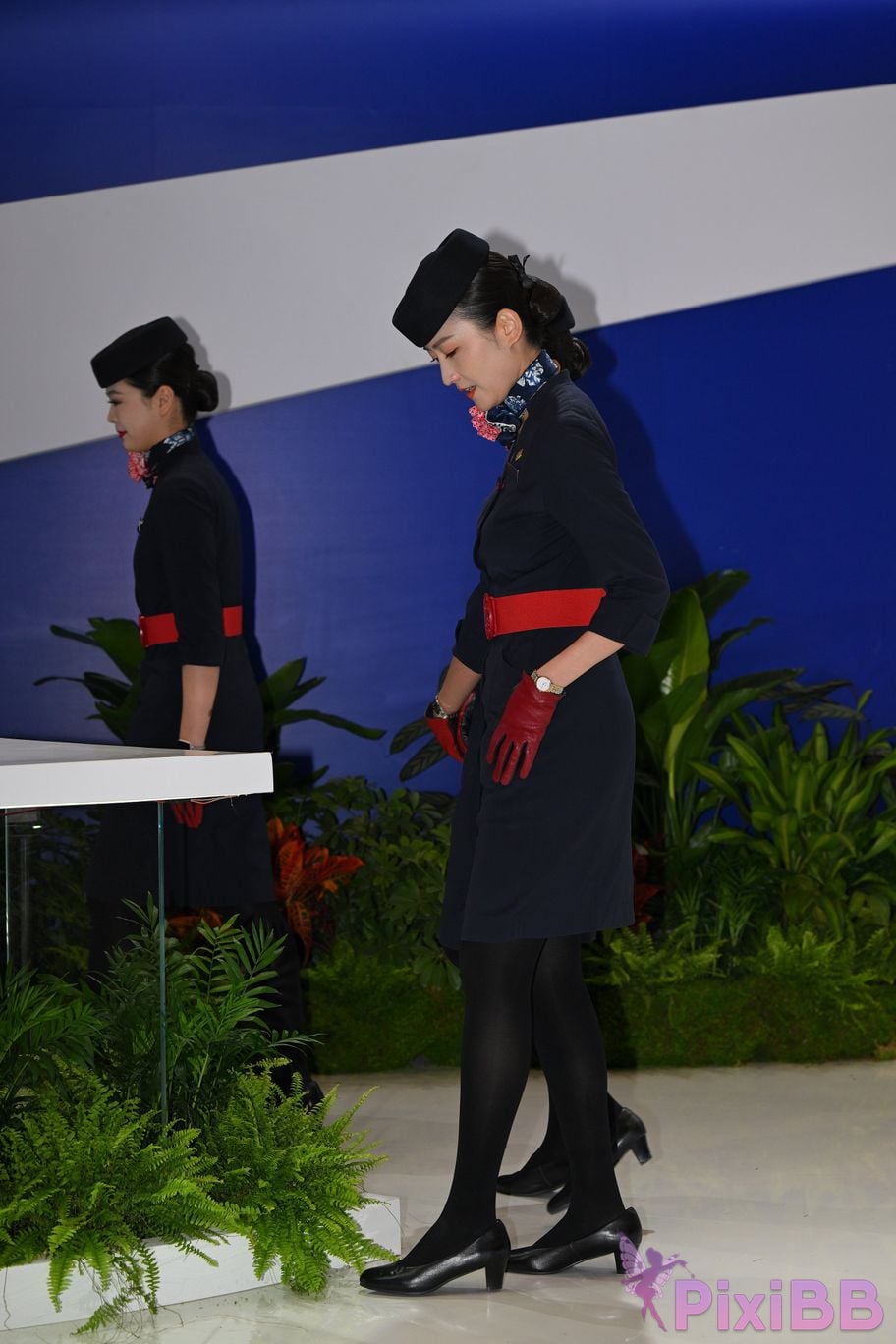 Featured Street Photography Works No.5586 China Eastern Airlines stewardess PixiBB.COM 007