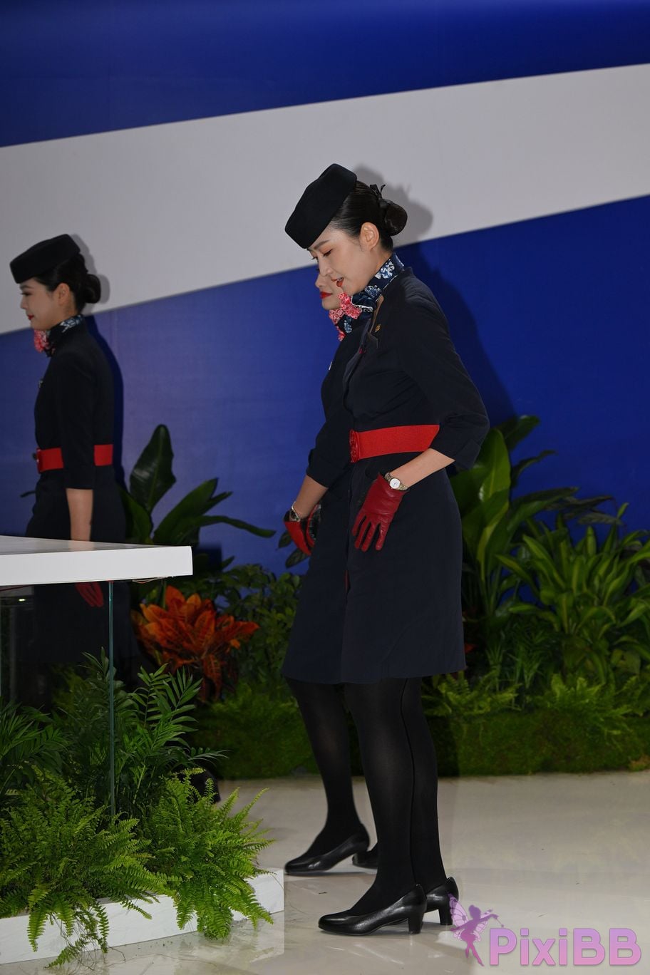 Featured Street Photography Works No.5586 China Eastern Airlines stewardess PixiBB.COM 008