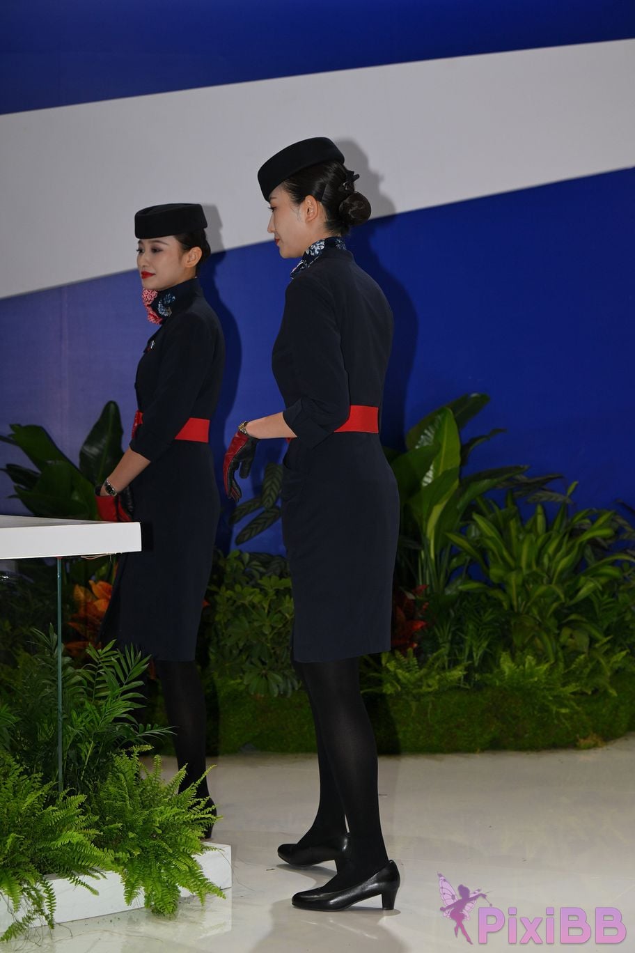 Featured Street Photography Works No.5586 China Eastern Airlines stewardess PixiBB.COM 013