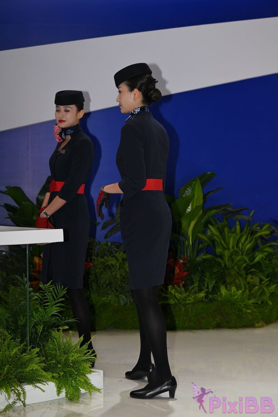Featured Street Photography Works No.5586 China Eastern Airlines stewardess PixiBB.COM 014