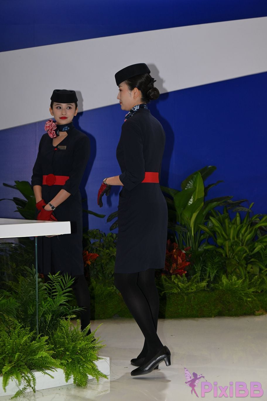 Featured Street Photography Works No.5586 China Eastern Airlines stewardess PixiBB.COM 016