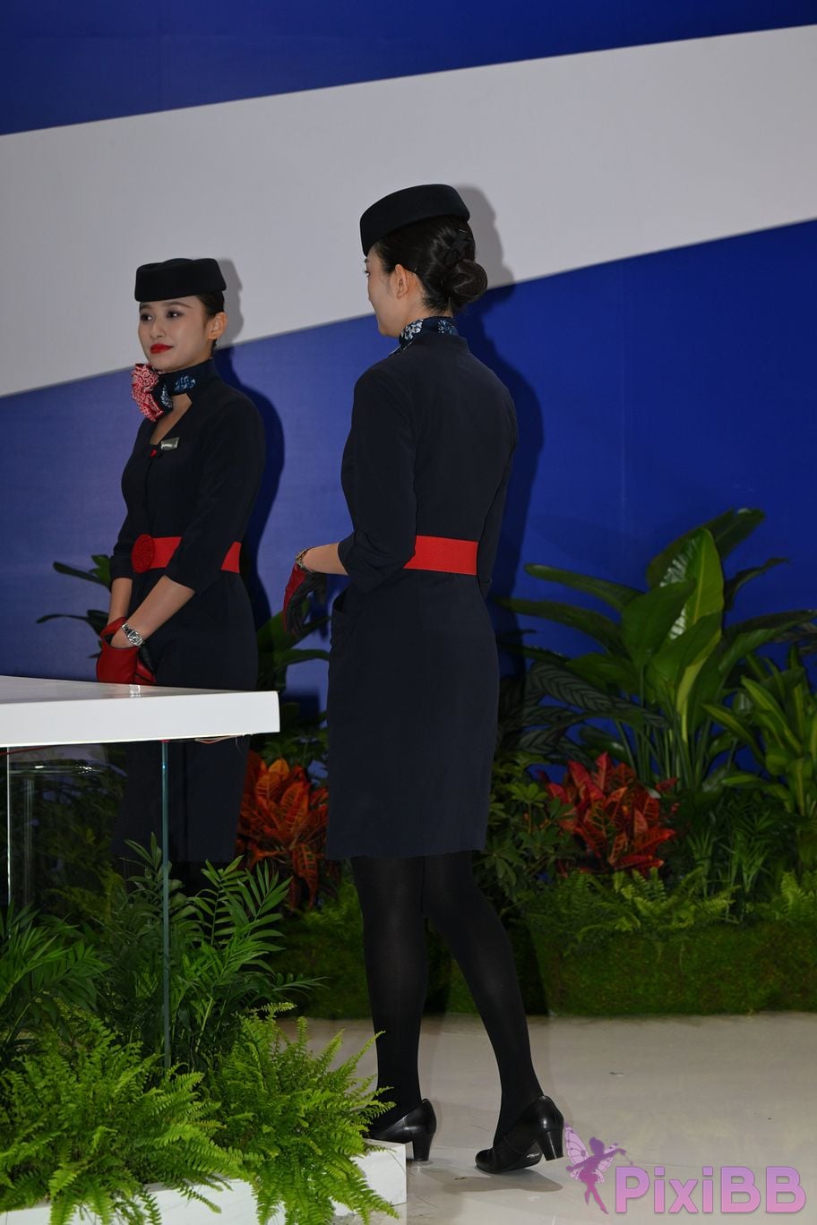 Featured Street Photography Works No.5586 China Eastern Airlines stewardess PixiBB.COM 018