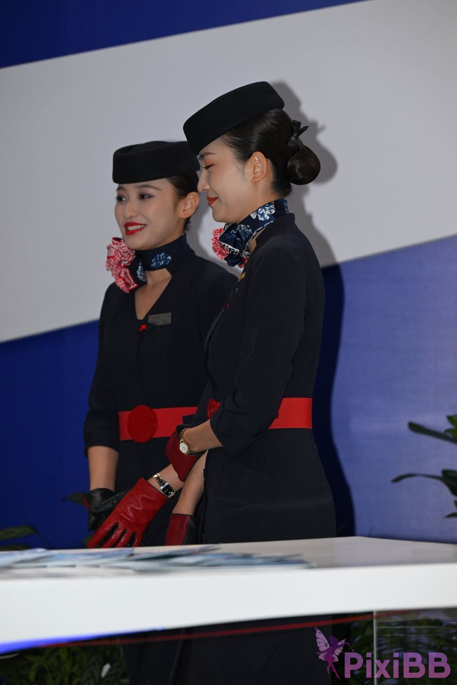 Featured Street Photography Works No.5586 China Eastern Airlines stewardess PixiBB.COM 027