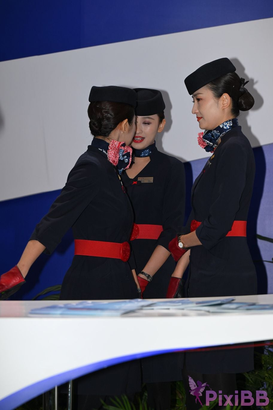 Featured Street Photography Works No.5586 China Eastern Airlines stewardess PixiBB.COM 029