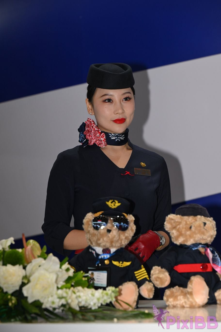 Featured Street Photography Works No.5586 China Eastern Airlines stewardess PixiBB.COM 031