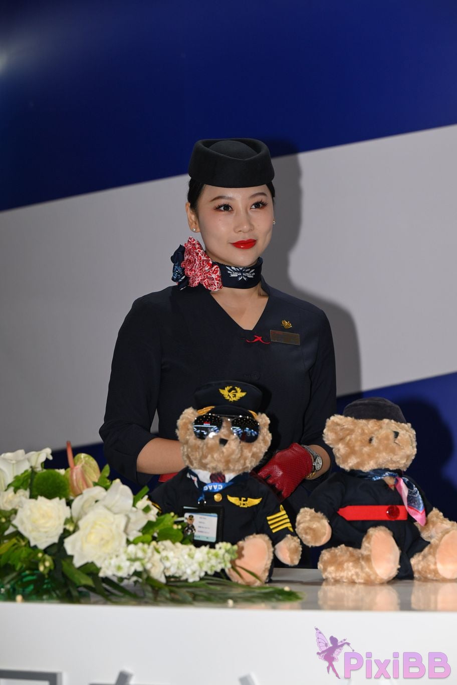 Featured Street Photography Works No.5586 China Eastern Airlines stewardess PixiBB.COM 035