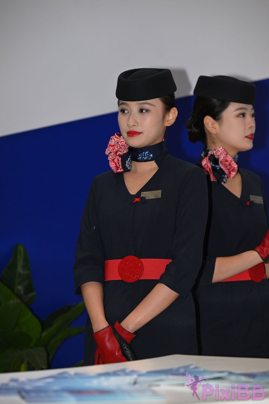 Featured Street Photography Works No.5586 China Eastern Airlines stewardess PixiBB.COM 039