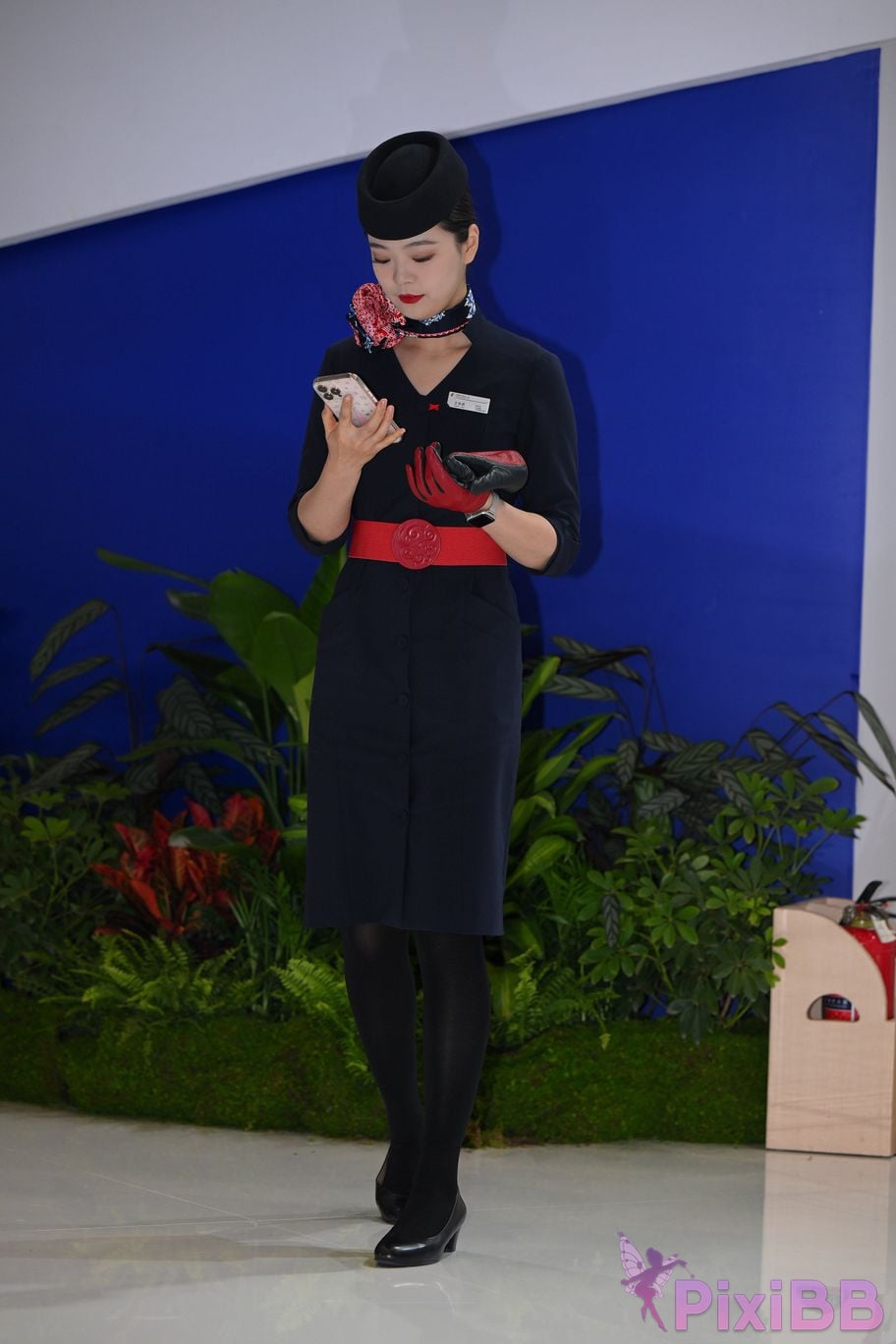 Featured Street Photography Works No.5586 China Eastern Airlines stewardess PixiBB.COM 069