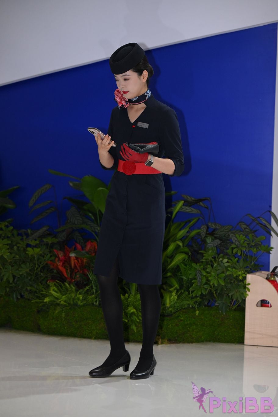Featured Street Photography Works No.5586 China Eastern Airlines stewardess PixiBB.COM 071