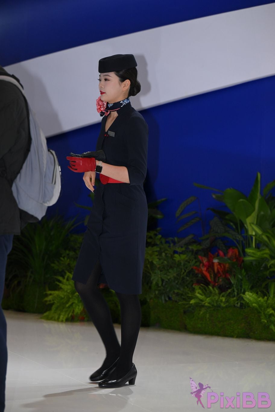 Featured Street Photography Works No.5586 China Eastern Airlines stewardess PixiBB.COM 080