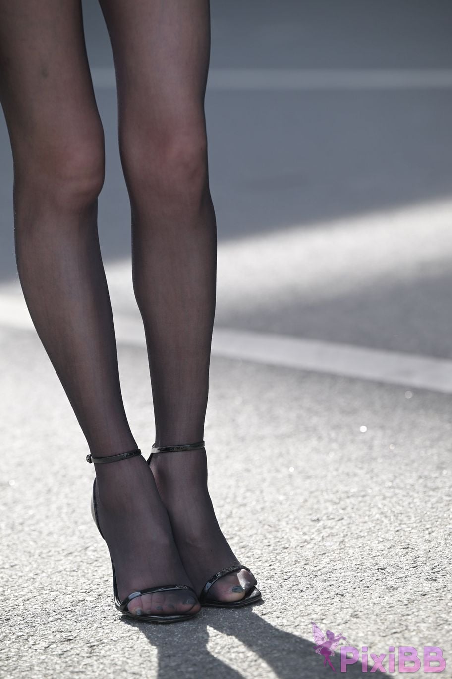Featured Street Photography Works No.5588 Seductive black stockings OL PixiBB.COM 051