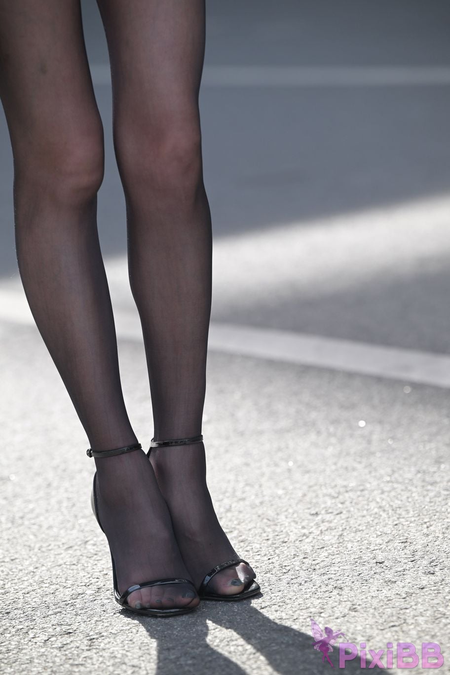 Featured Street Photography Works No.5588 Seductive black stockings OL PixiBB.COM 052