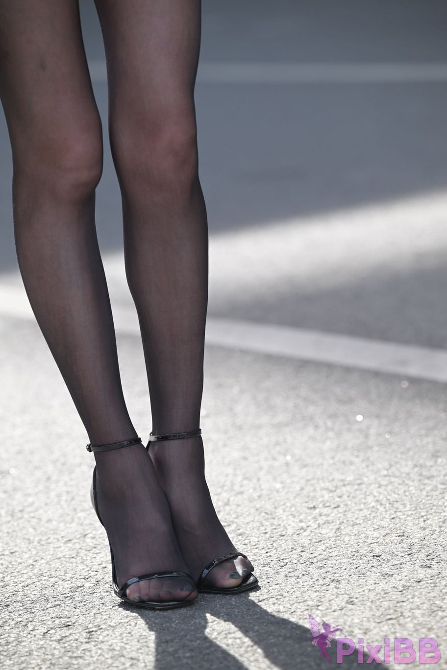 Featured Street Photography Works No.5588 Seductive black stockings OL PixiBB.COM 053