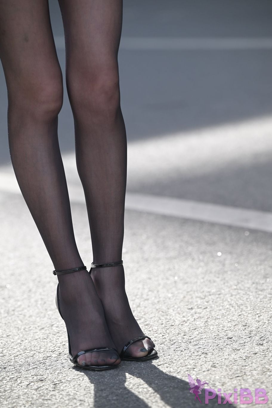 Featured Street Photography Works No.5588 Seductive black stockings OL PixiBB.COM 054