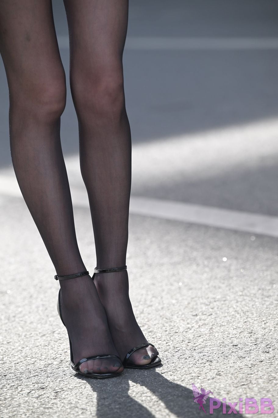 Featured Street Photography Works No.5588 Seductive black stockings OL PixiBB.COM 055