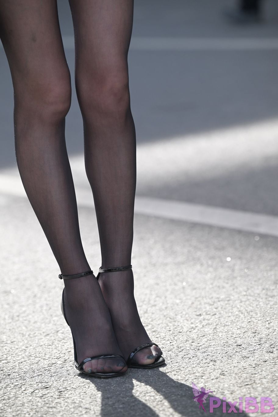 Featured Street Photography Works No.5588 Seductive black stockings OL PixiBB.COM 056