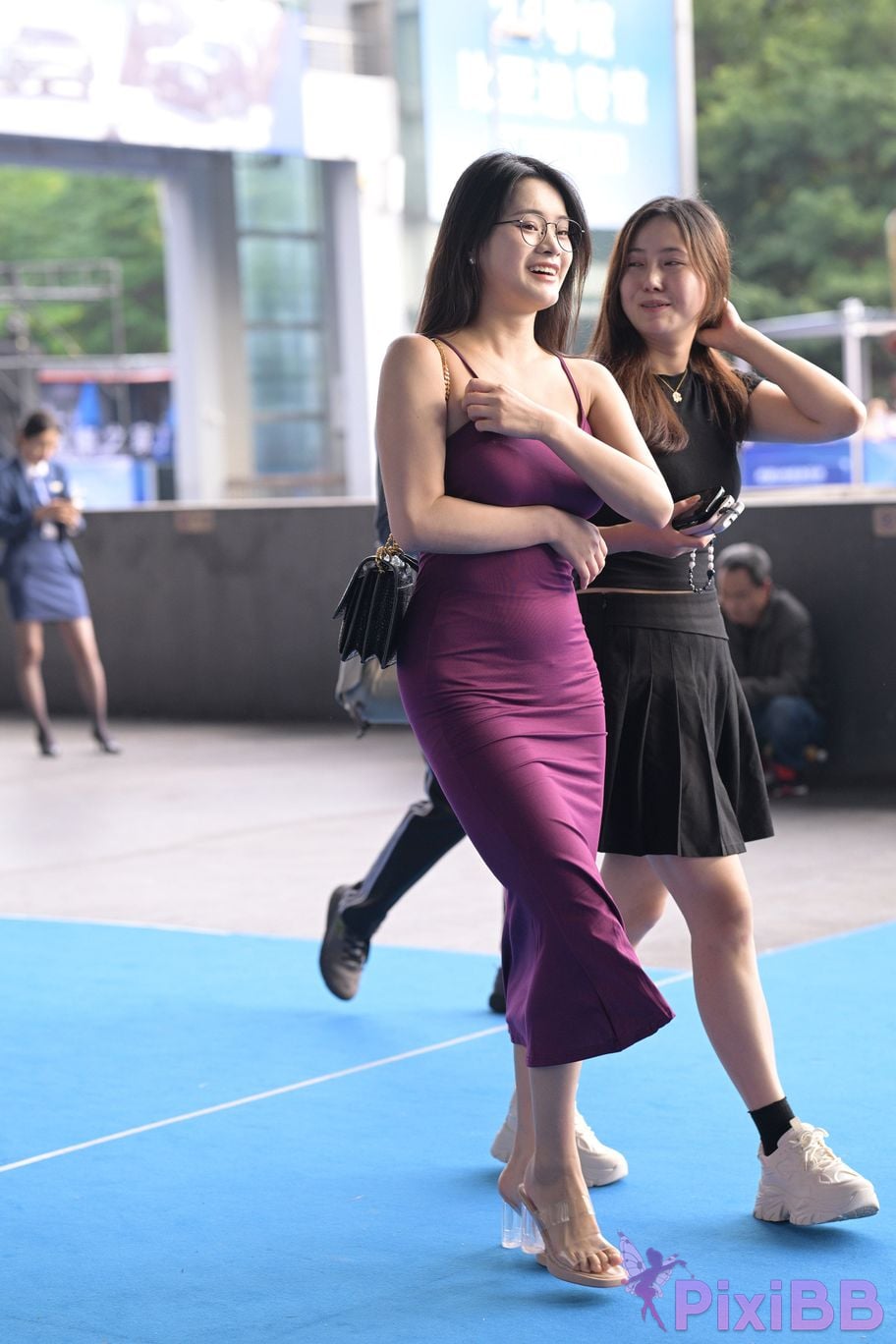 Featured Street Photography Works No.5590 Purple suspender dress PixiBB.COM 096
