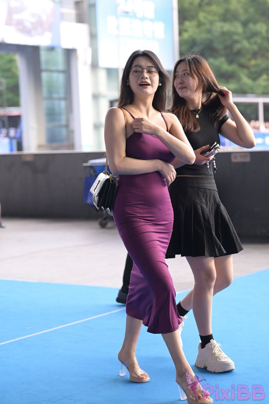 Featured Street Photography Works No.5590 Purple suspender dress PixiBB.COM 097