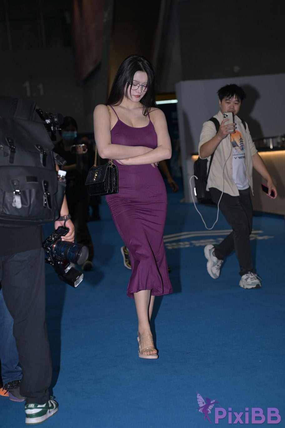 Featured Street Photography Works No.5590 Purple suspender dress PixiBB.COM 128