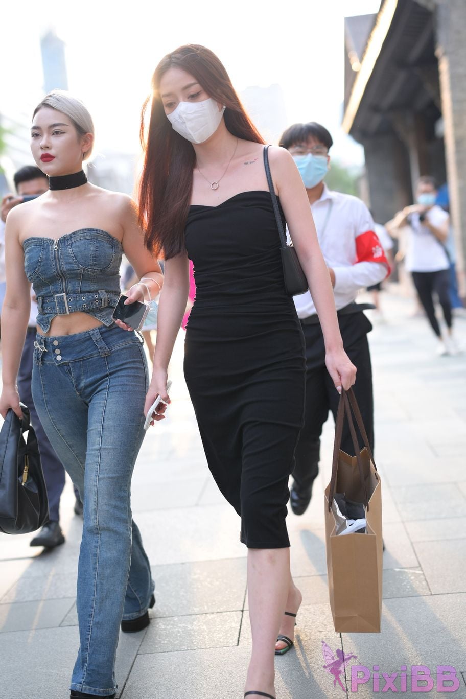 Featured Street Photography Works No.5864 Sister threesome PixiBB.COM 051