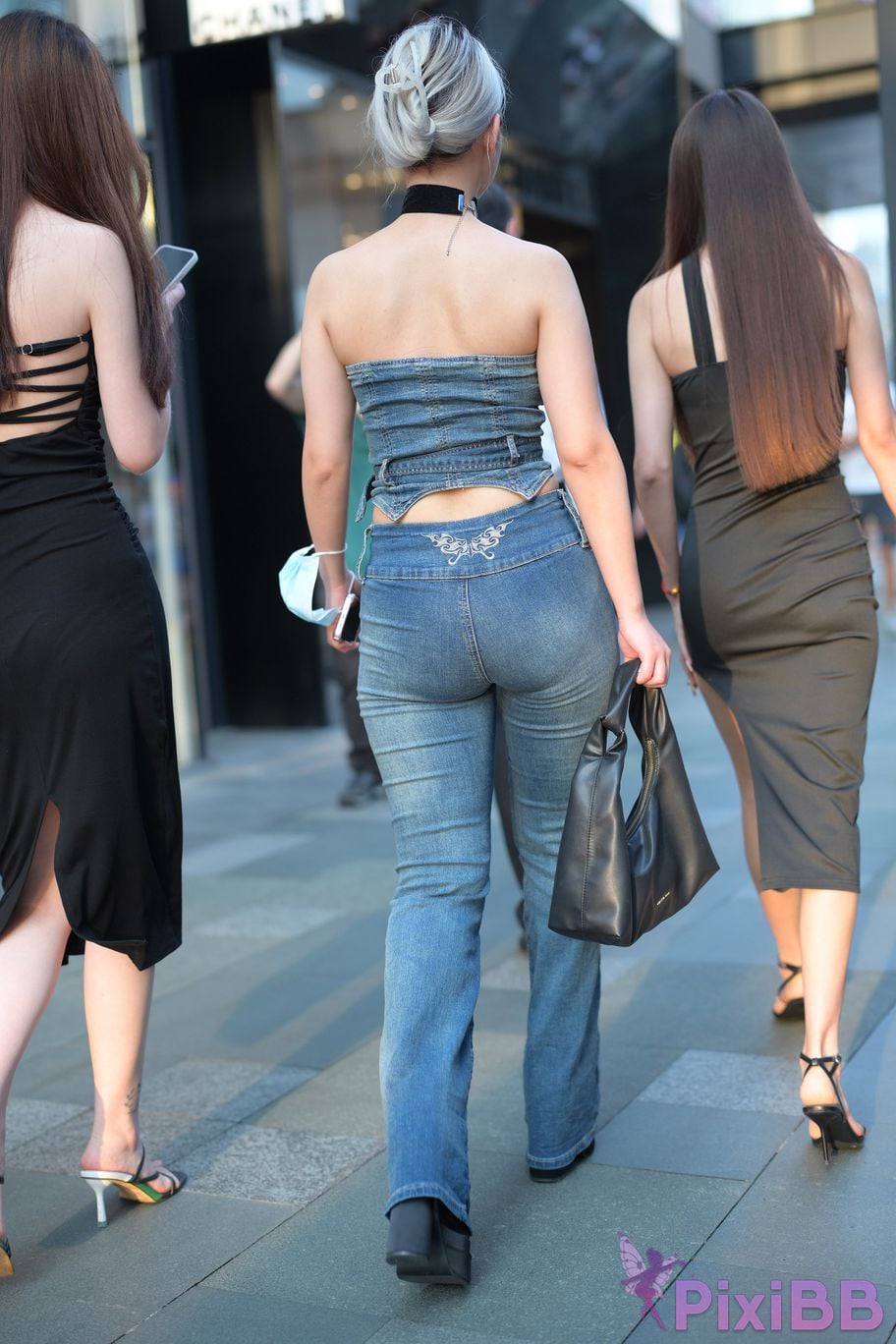 Featured Street Photography Works No.5864 Sister threesome PixiBB.COM 123