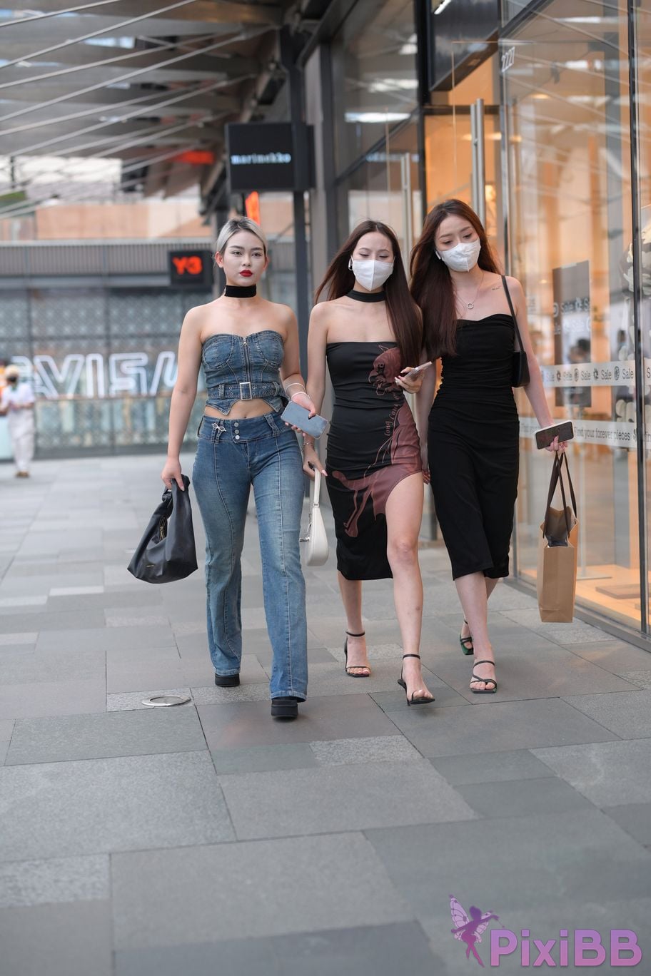 Featured Street Photography Works No.5864 Sister threesome PixiBB.COM 204