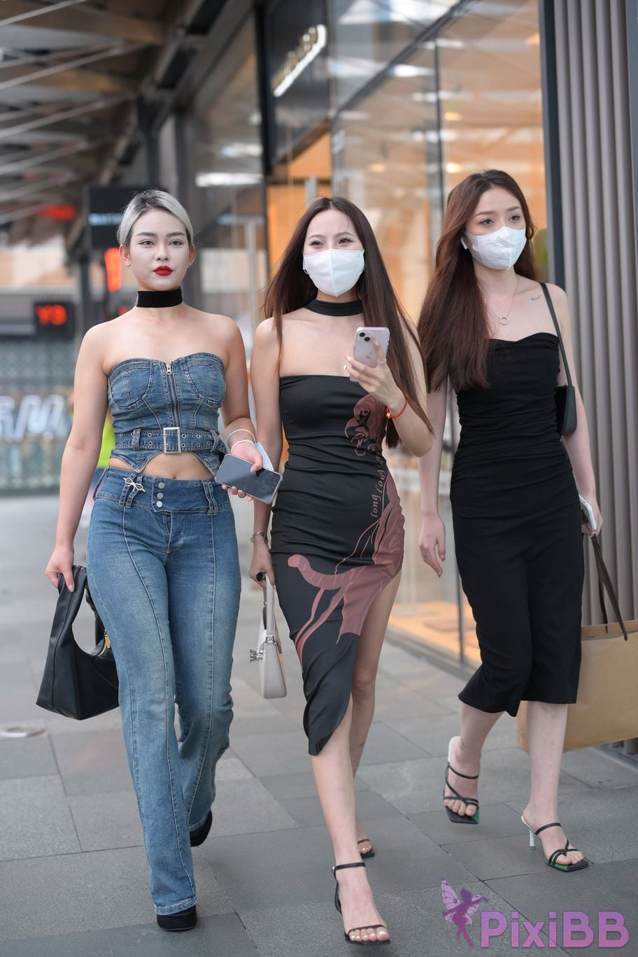 Featured Street Photography Works No.5864 Sister threesome PixiBB.COM 216