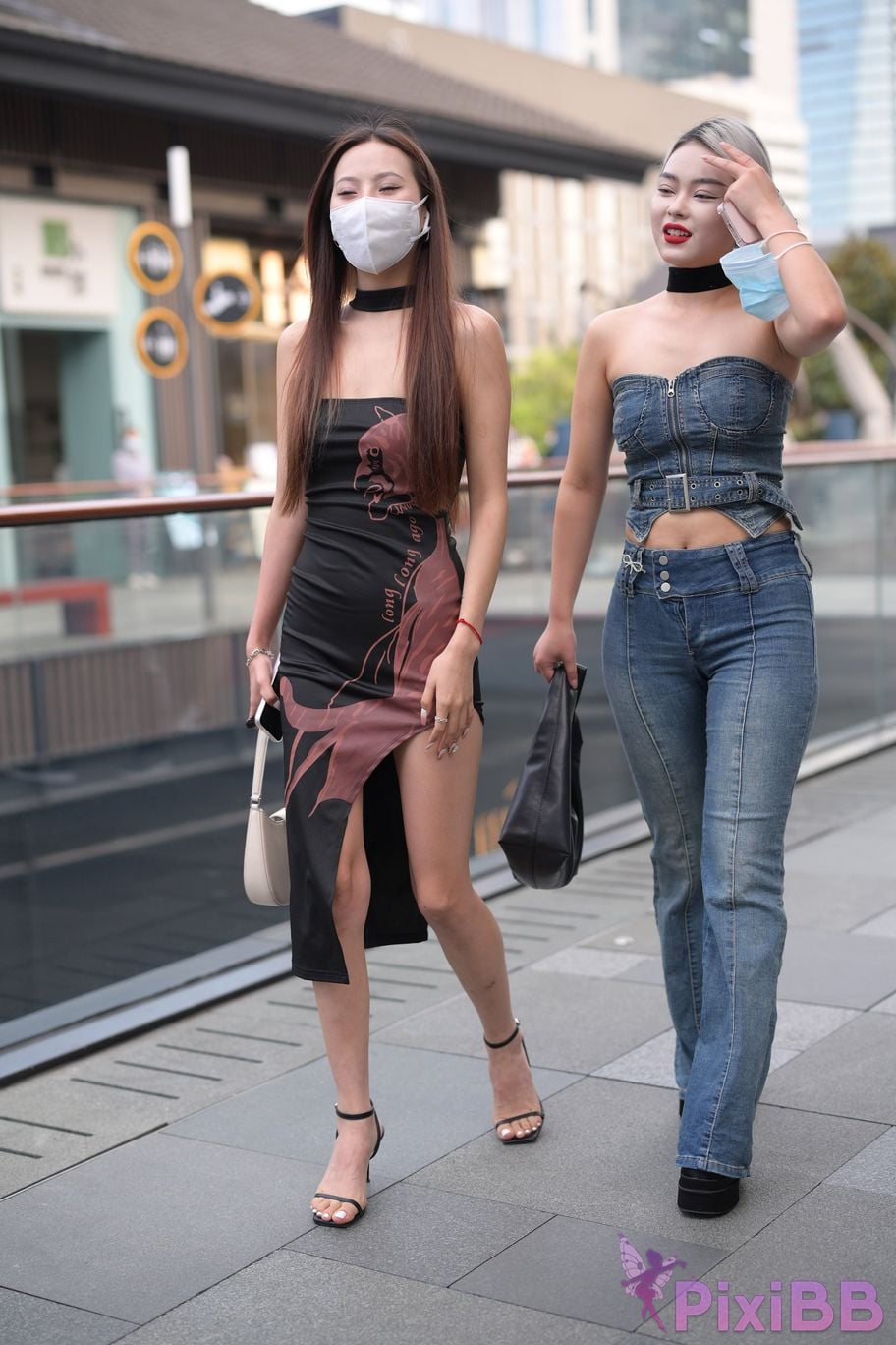Featured Street Photography Works No.5864 Sister threesome PixiBB.COM 284
