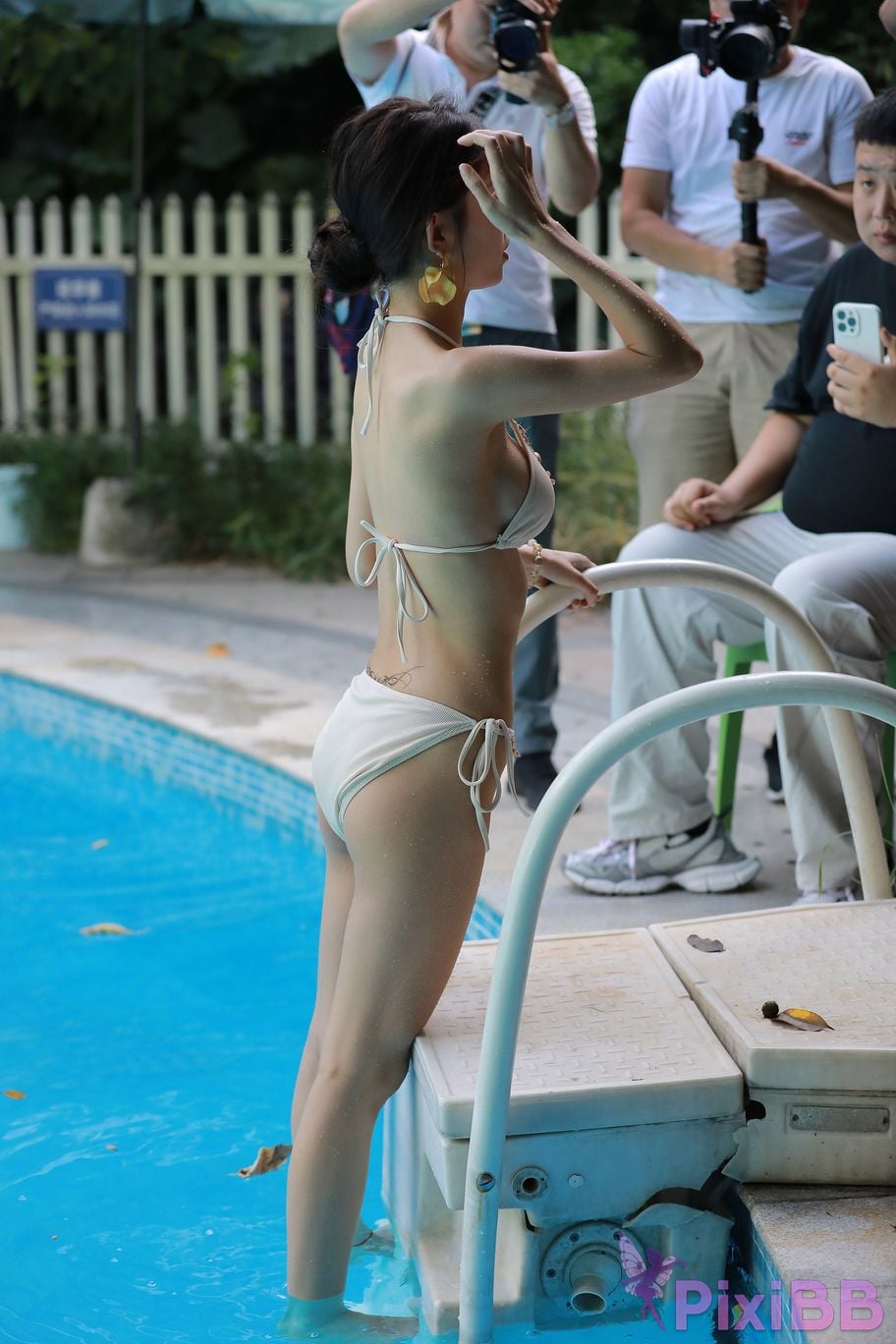 Featured Street Photography Works No.5870 Pale yellow swimwear beauty PixiBB.COM 227