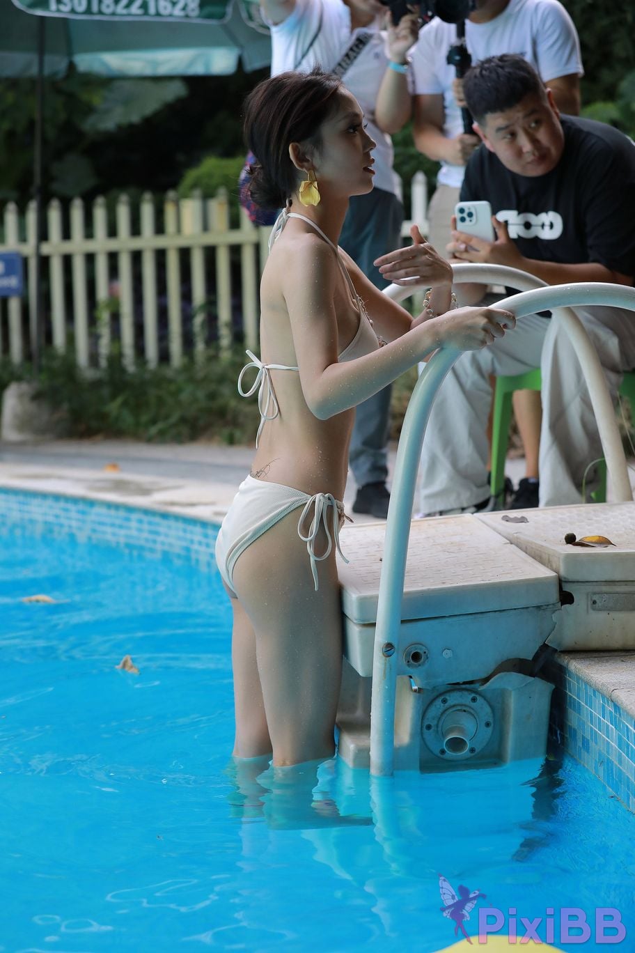 Featured Street Photography Works No.5870 Pale yellow swimwear beauty PixiBB.COM 232
