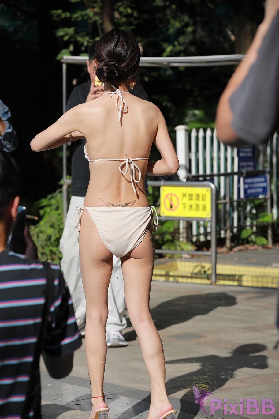 Featured Street Photography Works No.5870 Pale yellow swimwear beauty PixiBB.COM 321