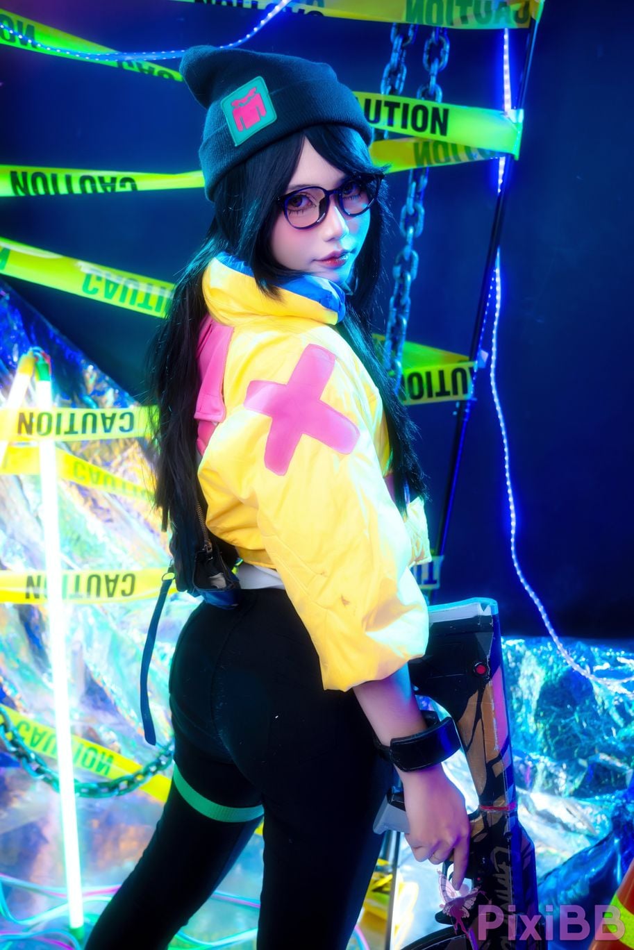 Cosplayer Miinmeow Killjoy PixiBB.COM 004