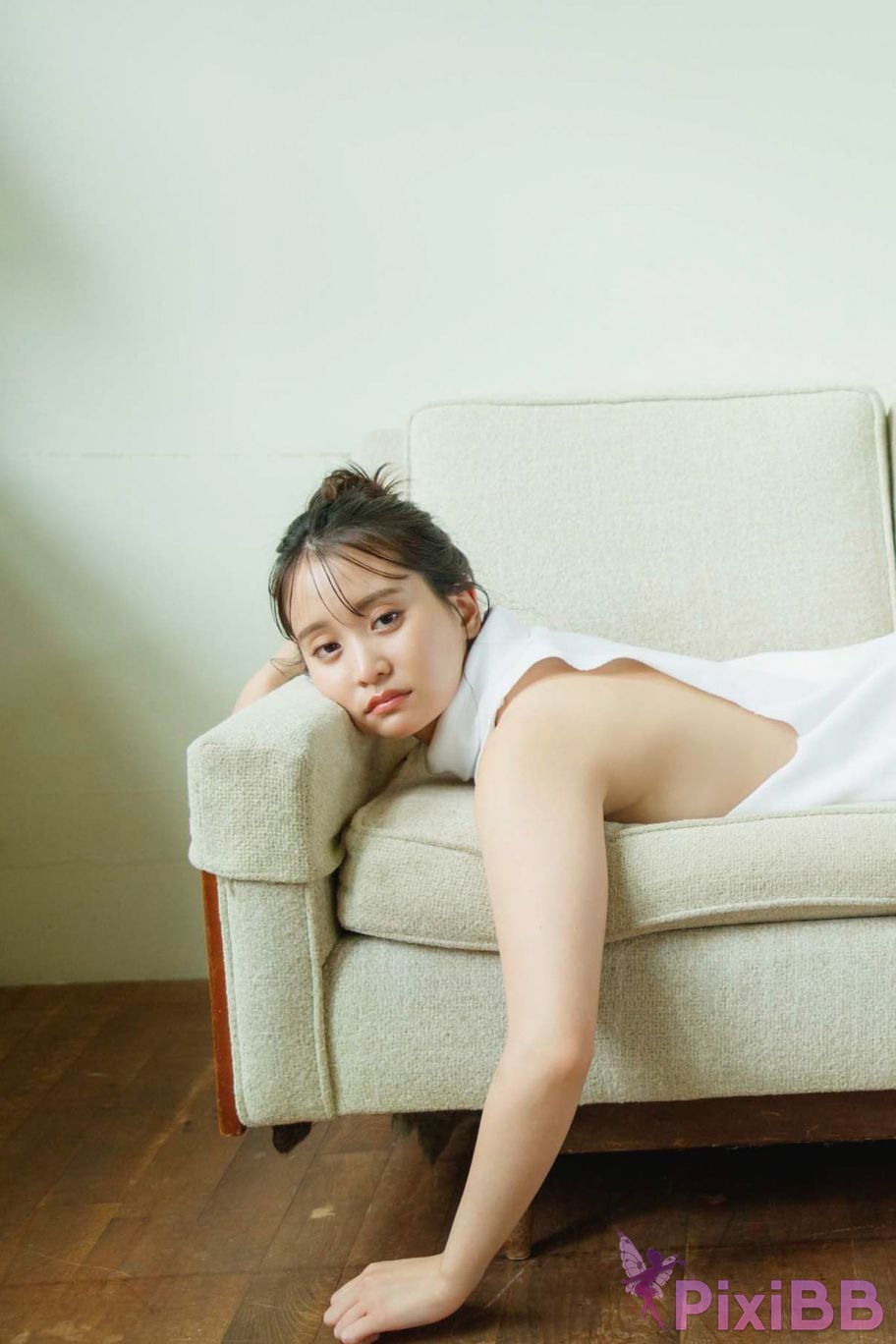 Japanese Idol Nagao Mariya FRIDAY Digital Photo Album On the beach in winter Alone with you vol.2 Large Volume 100 Pages PixiBB.COM 044