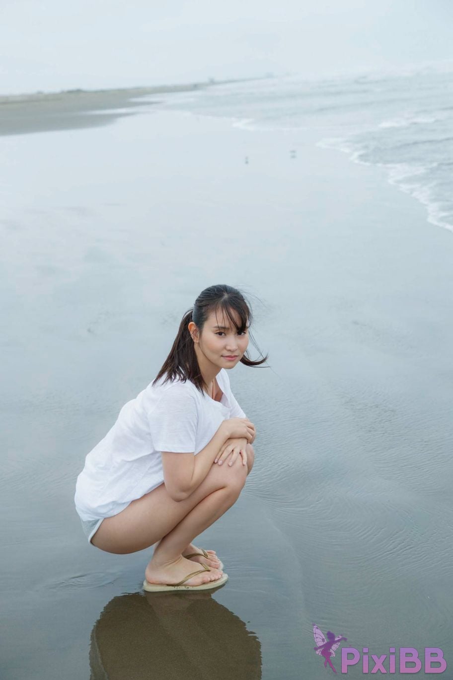Japanese Idol Nagao Mariya FRIDAY Digital Photo Album On the beach in winter Alone with you vol.2 Large Volume 100 Pages PixiBB.COM 050