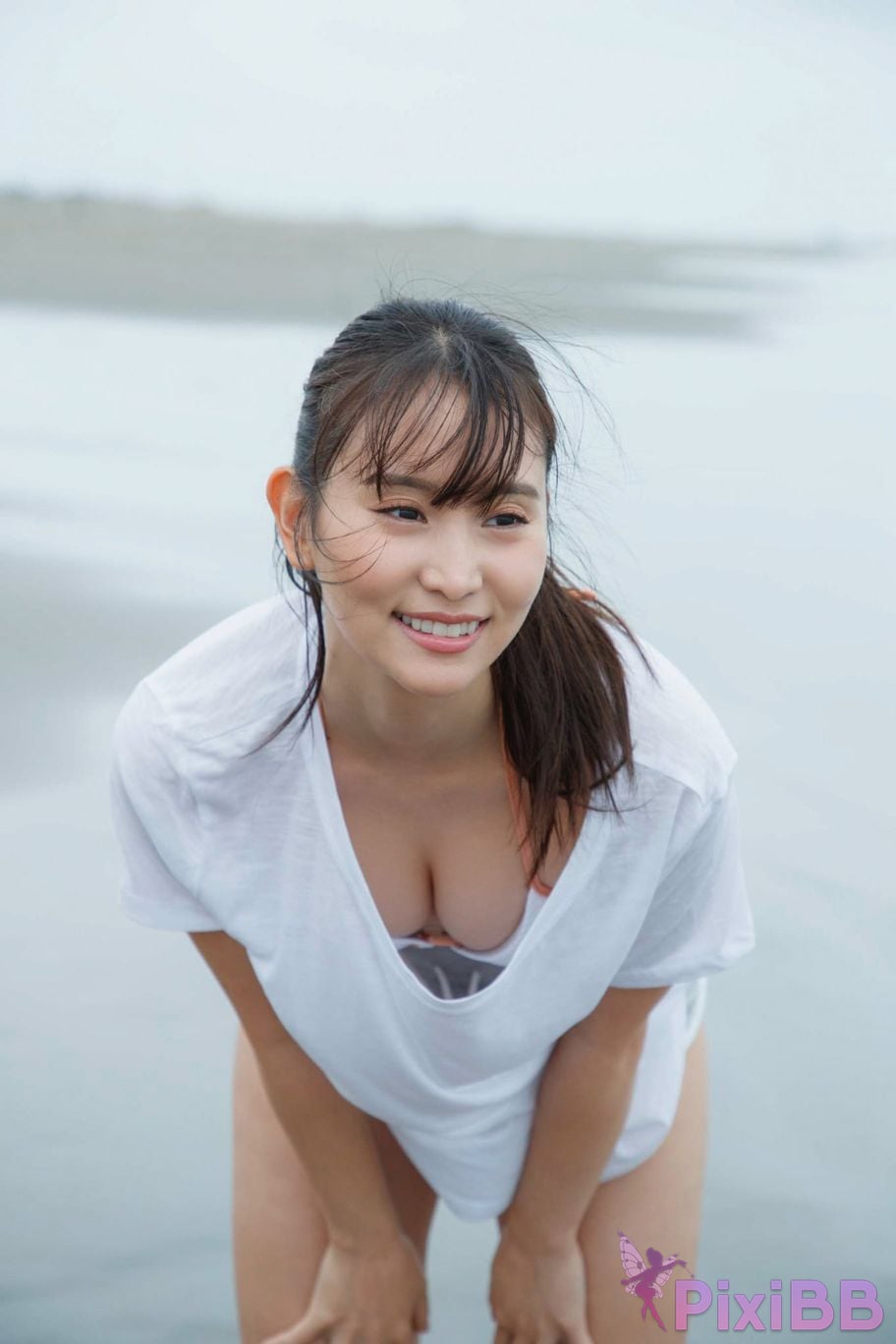 Japanese Idol Nagao Mariya FRIDAY Digital Photo Album On the beach in winter Alone with you vol.2 Large Volume 100 Pages PixiBB.COM 061