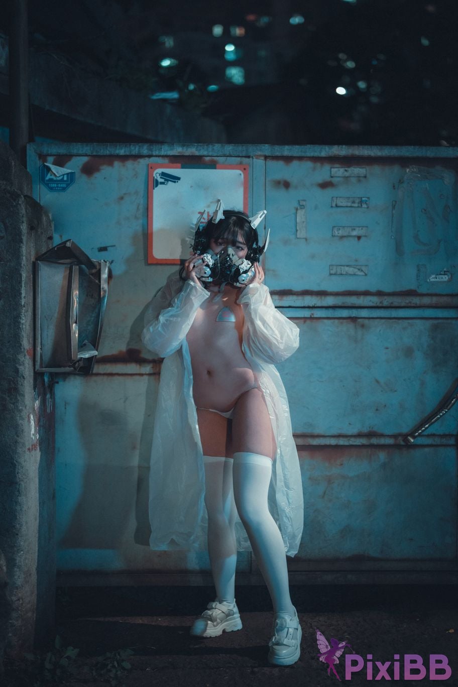 DJAWA Photo Sonson Vagabundo de la Noche Masked girl in raincoat PixiBB.COM 015