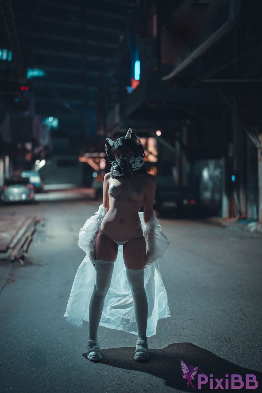 DJAWA Photo Sonson Vagabundo de la Noche Masked girl in raincoat PixiBB.COM 020