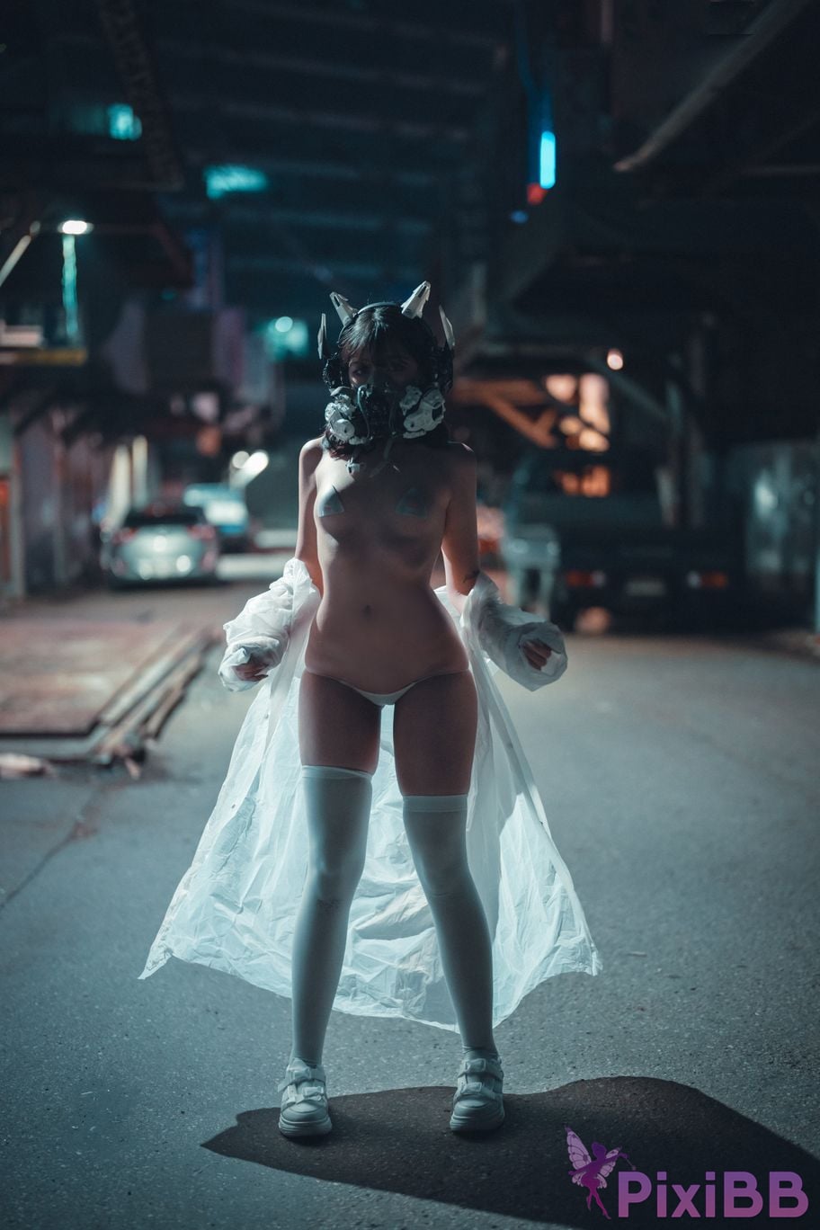 DJAWA Photo Sonson Vagabundo de la Noche Masked girl in raincoat PixiBB.COM 022