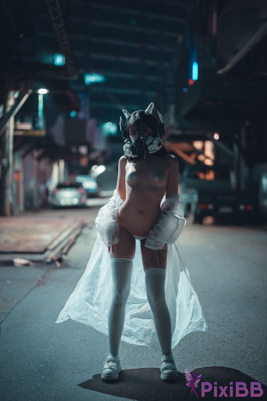 DJAWA Photo Sonson Vagabundo de la Noche Masked girl in raincoat PixiBB.COM 023