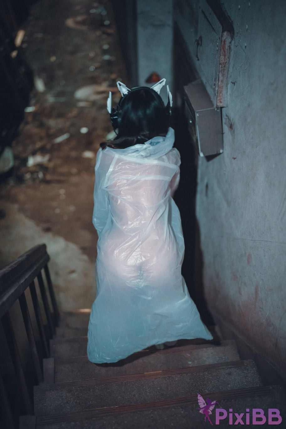 DJAWA Photo Sonson Vagabundo de la Noche Masked girl in raincoat PixiBB.COM 072