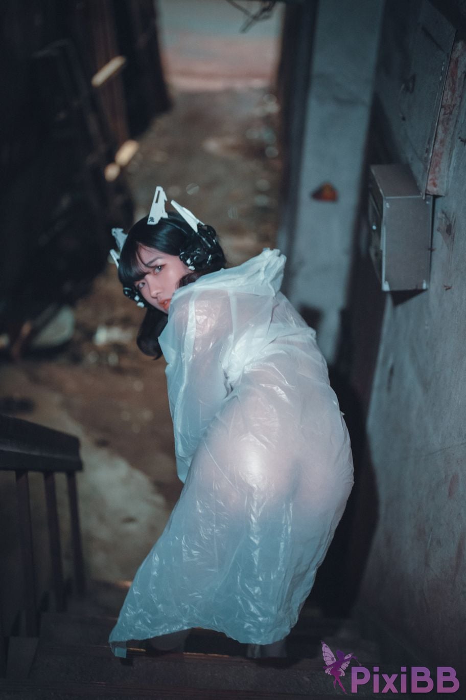 DJAWA Photo Sonson Vagabundo de la Noche Masked girl in raincoat PixiBB.COM 074