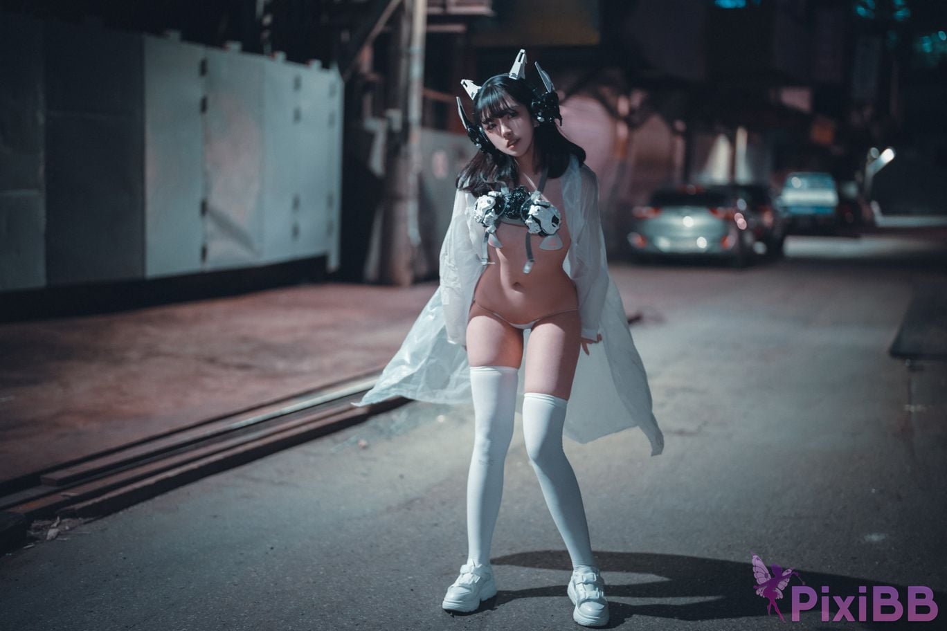DJAWA Photo Sonson Vagabundo de la Noche Masked girl in raincoat PixiBB.COM 075